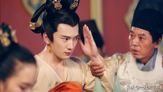 刘芮麟帅气依旧,最后一张图有惊喜! 刘芮麟帅气依旧,最后一张图有惊喜!