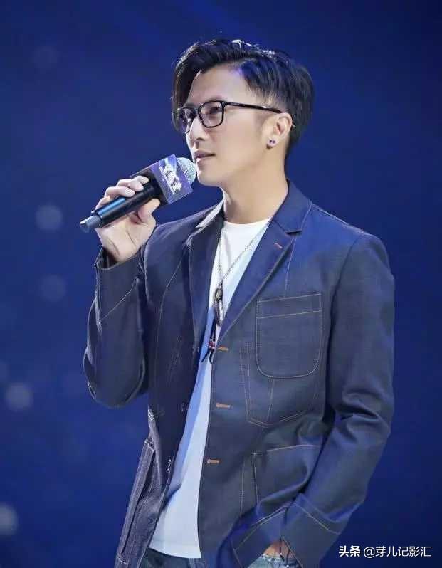 有一种“整容”叫谢霆锋戴眼镜,如今39岁的他,帅到认不出! 有一种“整容”叫谢霆锋戴眼镜,如今39岁的他,帅到认不出!