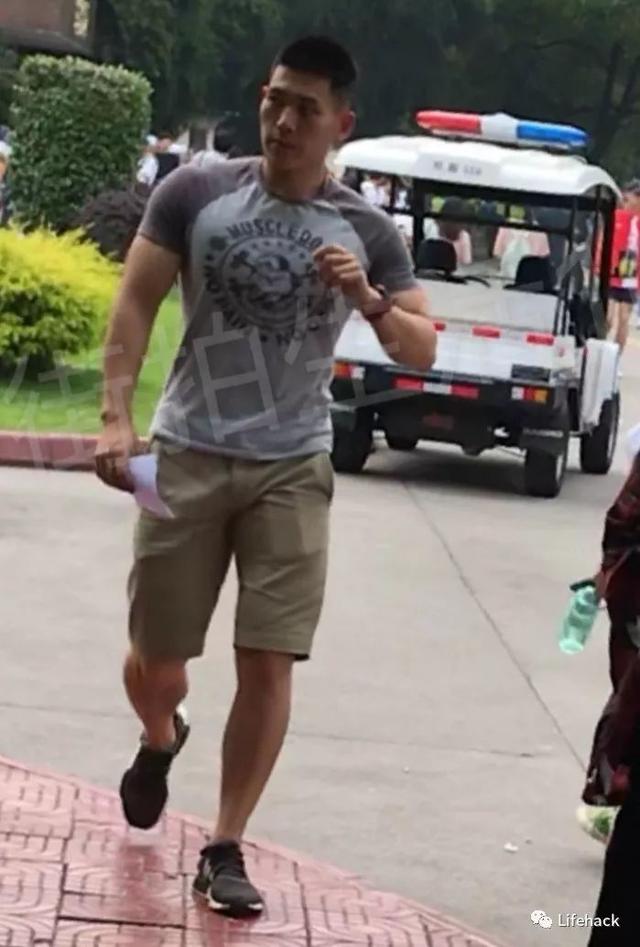 成都体院的男生,身材好到令人发指 成都体院的男生,身材好到令人发指