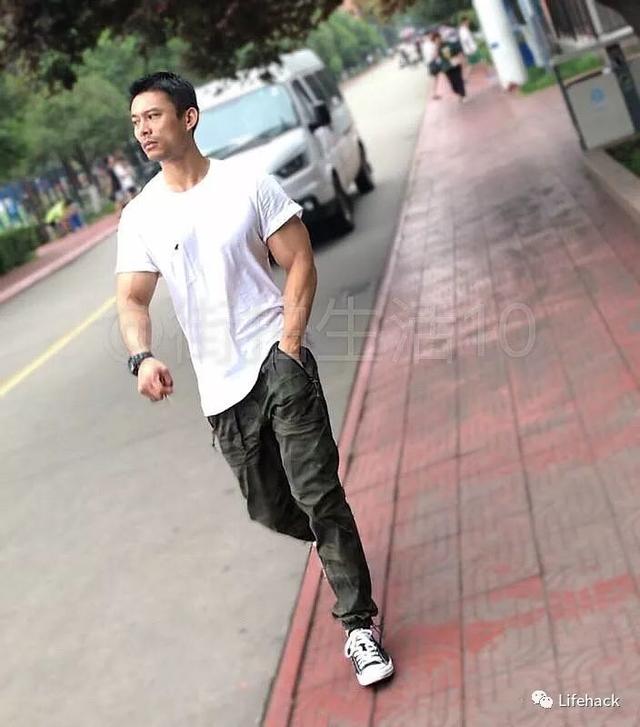 成都体院的男生,身材好到令人发指 成都体院的男生,身材好到令人发指