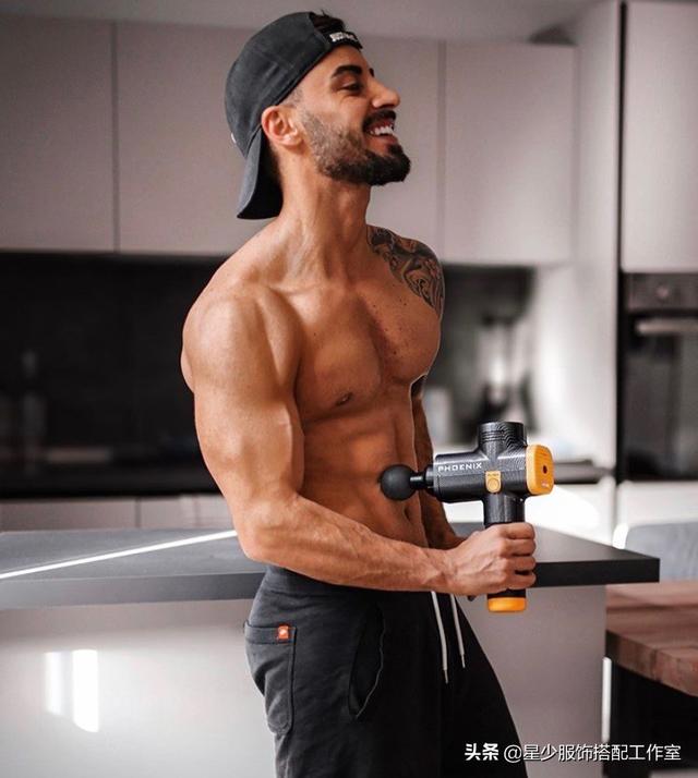 男人冻龄并不难,只差管理这3点:身材,衣品,相貌 男人冻龄并不难,只差管理这3点:身材,衣品,相貌