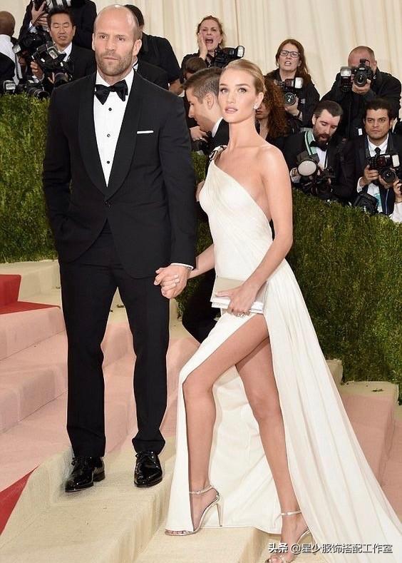 男人冻龄并不难,只差管理这3点:身材,衣品,相貌 男人冻龄并不难,只差管理这3点:身材,衣品,相貌