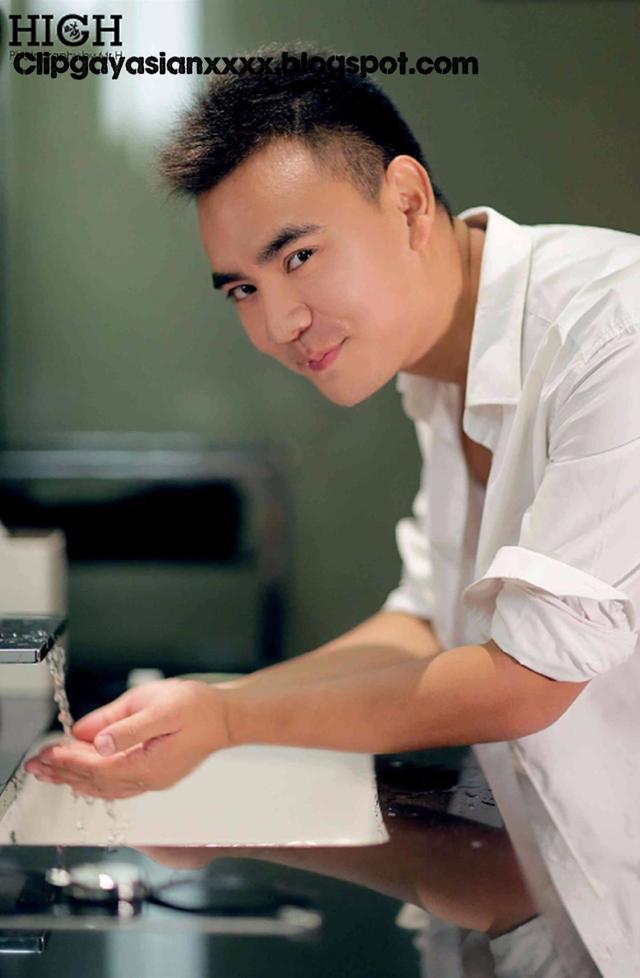 精致帅哥正装来袭 精致帅哥正装来袭