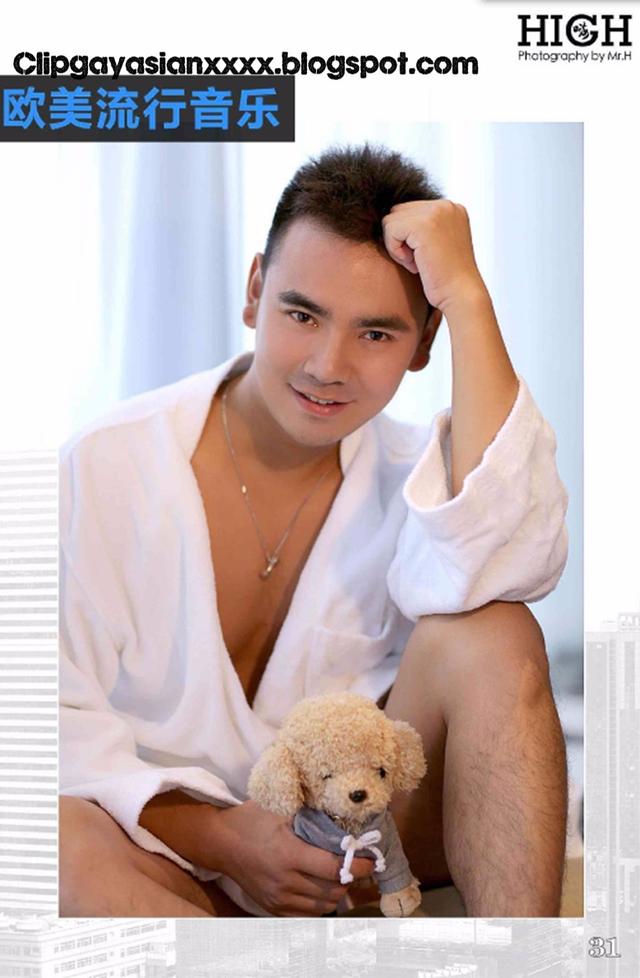 精致帅哥正装来袭 精致帅哥正装来袭