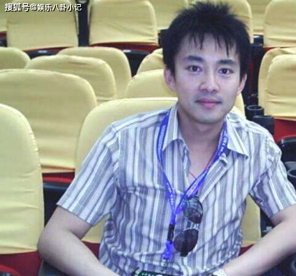 曾是央视最帅主持人,后因同性绯闻辞职,今50岁身家过亿成霸道总裁 曾是央视最帅主持人,后因同性绯闻辞职,今50岁身家过亿成霸道总裁