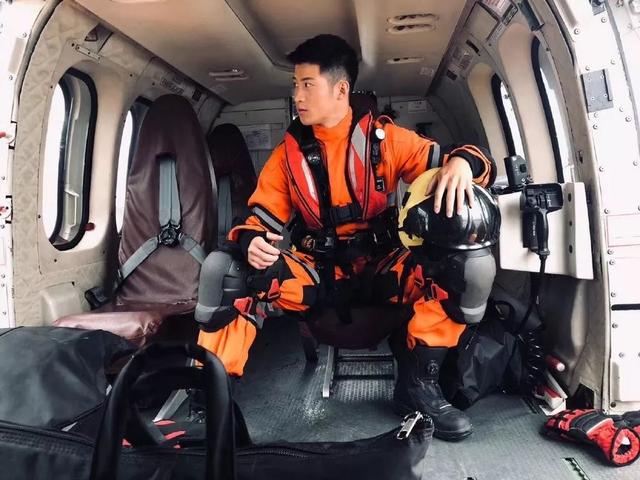 武汉体院男生张峰进演艺圈,肌肉身材没藏住了 武汉体院男生张峰进演艺圈,肌肉身材没藏住了