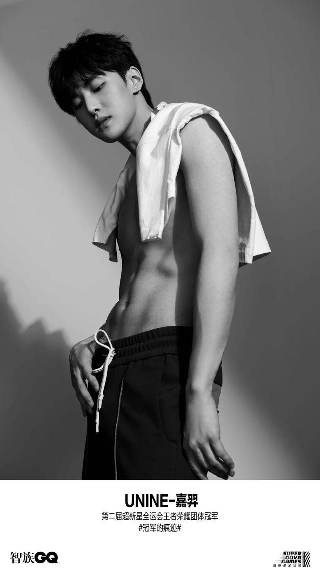 武汉体院男生张峰进演艺圈,肌肉身材没藏住了 武汉体院男生张峰进演艺圈,肌肉身材没藏住了