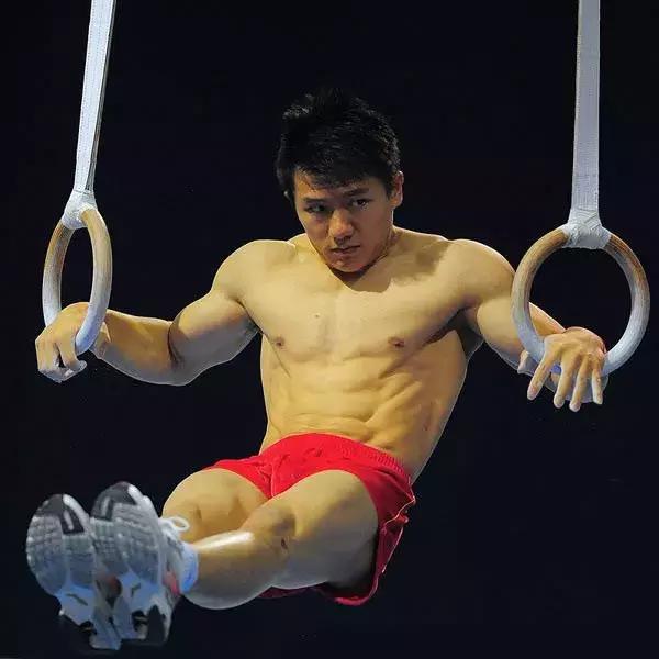 陈一冰发身材照,网友:不是说他身材走样发福了吗? 陈一冰发身材照,网友:不是说他身材走样发福了吗?