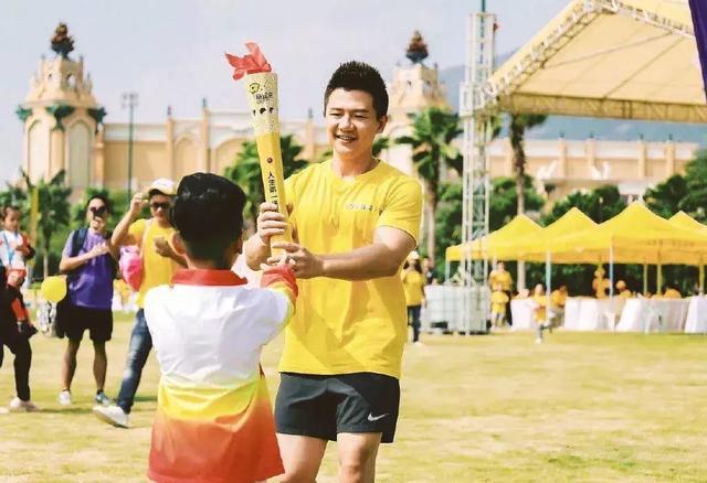 陈一冰发身材照,网友:不是说他身材走样发福了吗? 陈一冰发身材照,网友:不是说他身材走样发福了吗?