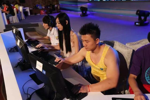 陈一冰发身材照,网友:不是说他身材走样发福了吗? 陈一冰发身材照,网友:不是说他身材走样发福了吗?