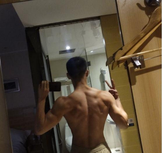 找一个好身材的民工做老公,你愿意吗? 找一个好身材的民工做老公,你愿意吗?