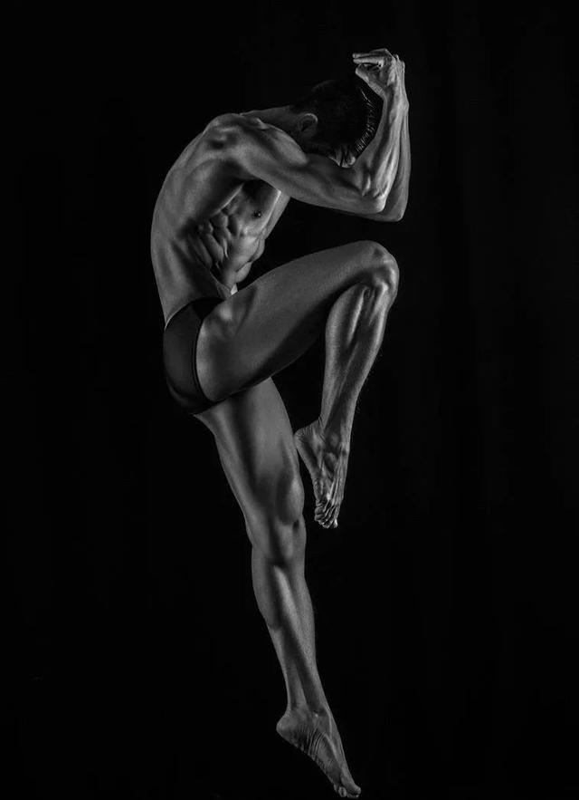 曾经红极一时的亚洲先生朱晓辉,如今身材怎么样了? 曾经红极一时的亚洲先生朱晓辉,如今身材怎么样了?