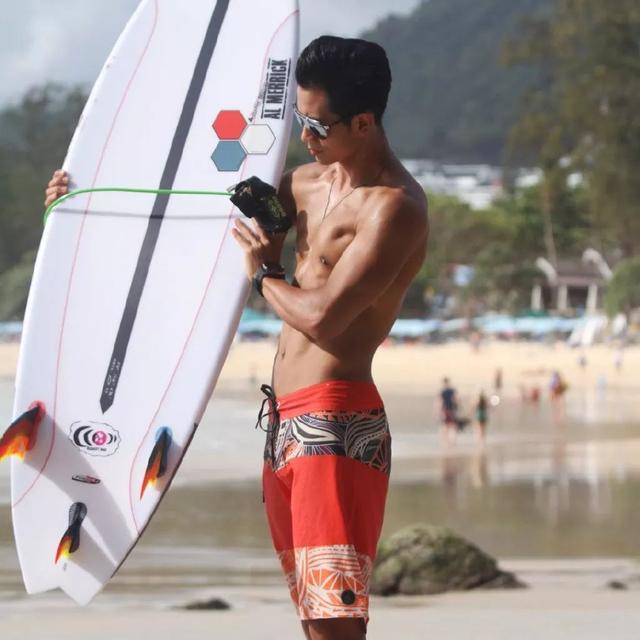 曾经红极一时的亚洲先生朱晓辉,如今身材怎么样了? 曾经红极一时的亚洲先生朱晓辉,如今身材怎么样了?