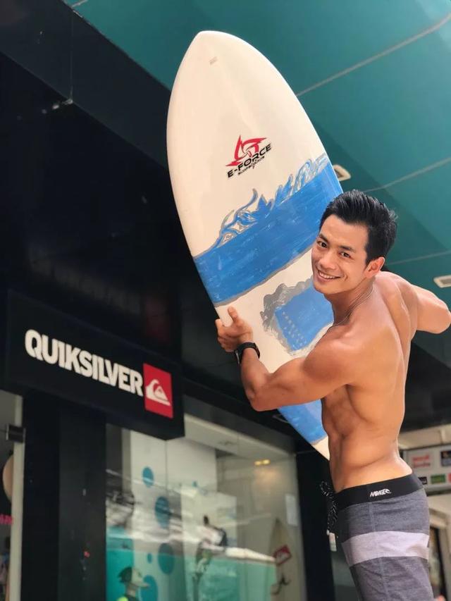 曾经红极一时的亚洲先生朱晓辉,如今身材怎么样了? 曾经红极一时的亚洲先生朱晓辉,如今身材怎么样了?