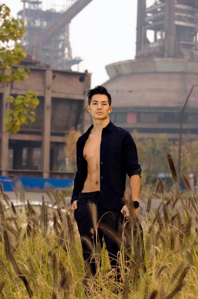 曾经红极一时的亚洲先生朱晓辉,如今身材怎么样了? 曾经红极一时的亚洲先生朱晓辉,如今身材怎么样了?