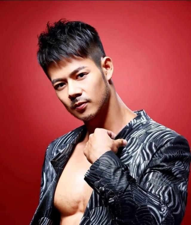 台湾电眼男模萧郁轩写真 台湾电眼男模萧郁轩写真