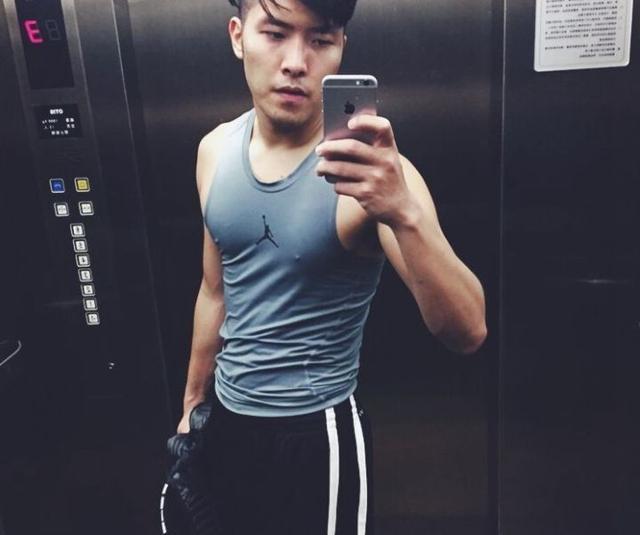 185CM飞行员男人味十足,是你想要这样的男友吧 185CM飞行员男人味十足,是你想要这样的男友吧