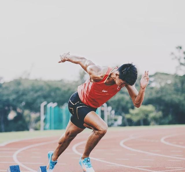 90后田径运动男生去演网剧,大长腿肌肉身材受导演青睐 90后田径运动男生去演网剧,大长腿肌肉身材受导演青睐