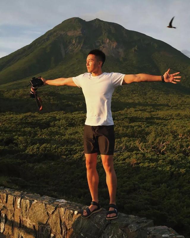 男模刘雨凯这身材也太性感太诱惑了吧 男模刘雨凯这身材也太性感太诱惑了吧