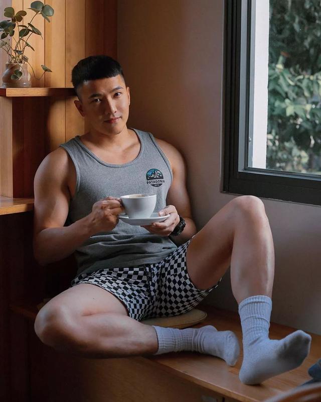 男模刘雨凯这身材也太性感太诱惑了吧 男模刘雨凯这身材也太性感太诱惑了吧