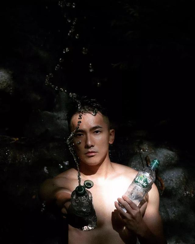 男模刘雨凯这身材也太性感太诱惑了吧 男模刘雨凯这身材也太性感太诱惑了吧