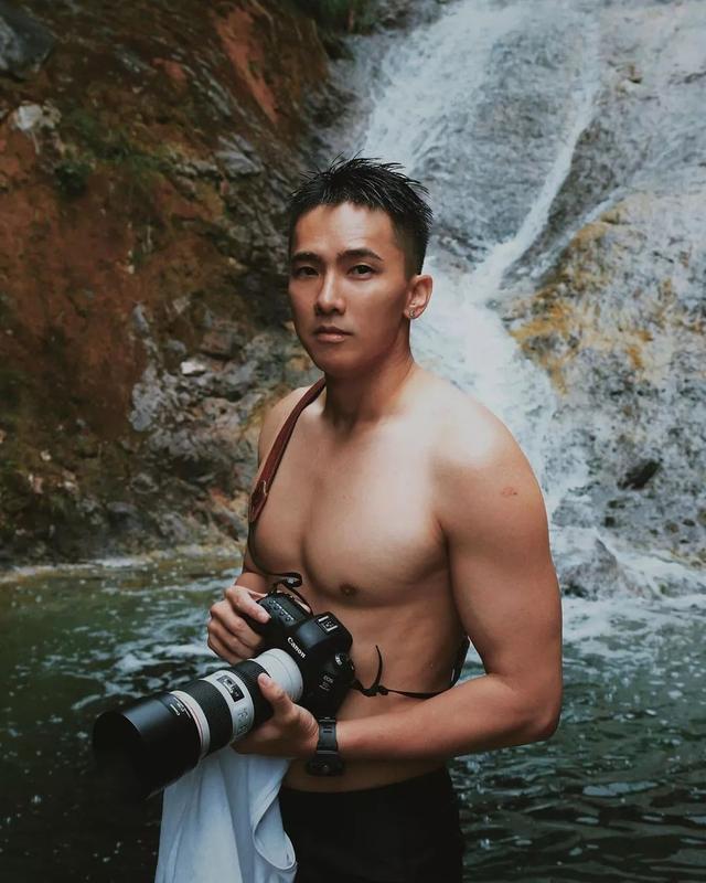 男模刘雨凯这身材也太性感太诱惑了吧 男模刘雨凯这身材也太性感太诱惑了吧