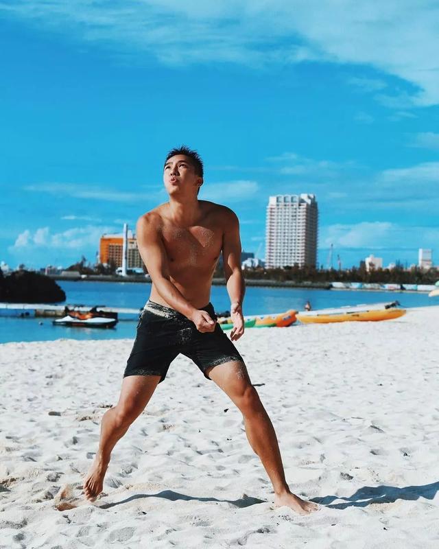 男模刘雨凯这身材也太性感太诱惑了吧 男模刘雨凯这身材也太性感太诱惑了吧