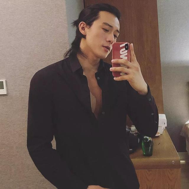 189CM体育生转战娱乐圈,实力强大被导演万里挑一 189CM体育生转战娱乐圈,实力强大被导演万里挑一