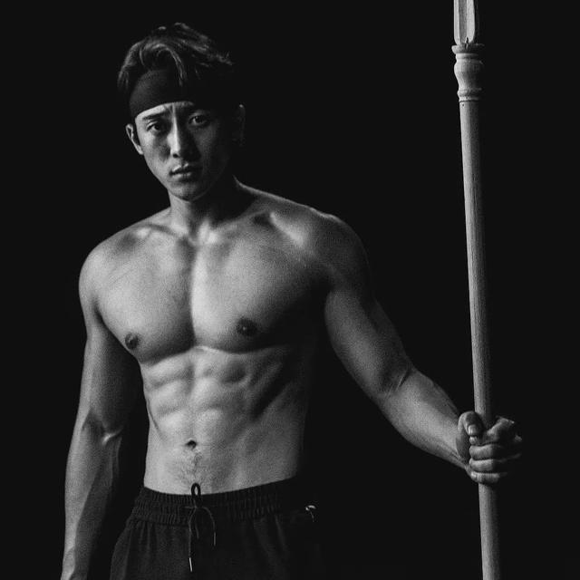 189CM体育生转战娱乐圈,实力强大被导演万里挑一 189CM体育生转战娱乐圈,实力强大被导演万里挑一