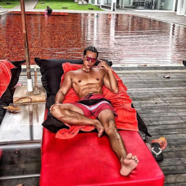 189CM体育生转战娱乐圈,实力强大被导演万里挑一 189CM体育生转战娱乐圈,实力强大被导演万里挑一