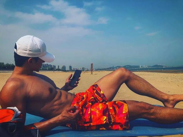 189CM体育生转战娱乐圈,实力强大被导演万里挑一 189CM体育生转战娱乐圈,实力强大被导演万里挑一