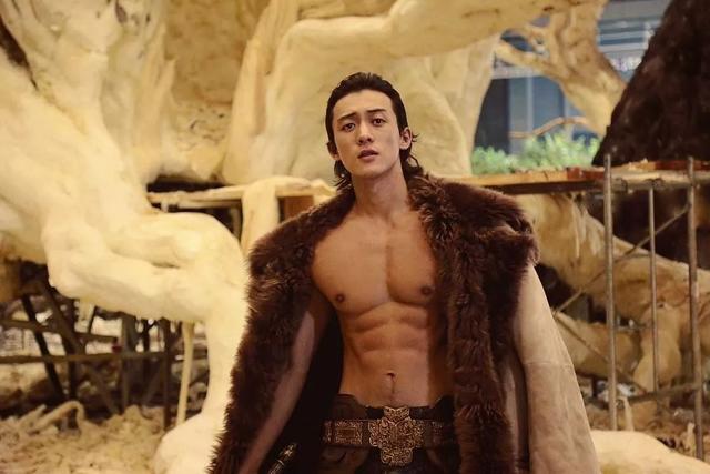 189CM体育生转战娱乐圈,实力强大被导演万里挑一 189CM体育生转战娱乐圈,实力强大被导演万里挑一