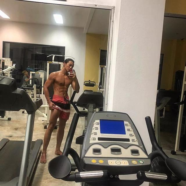 189CM体育生转战娱乐圈,实力强大被导演万里挑一 189CM体育生转战娱乐圈,实力强大被导演万里挑一