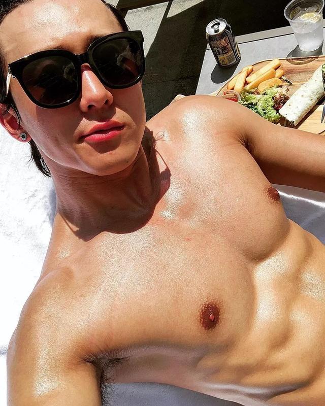 189CM体育生转战娱乐圈,实力强大被导演万里挑一 189CM体育生转战娱乐圈,实力强大被导演万里挑一