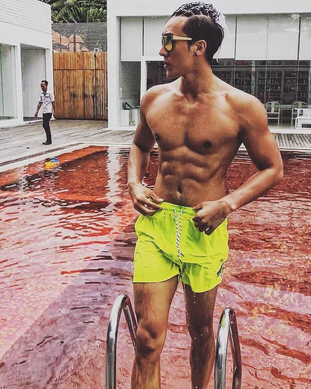 189CM体育生转战娱乐圈,实力强大被导演万里挑一 189CM体育生转战娱乐圈,实力强大被导演万里挑一