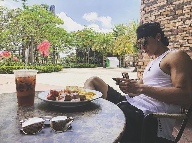 189CM体育生转战娱乐圈,实力强大被导演万里挑一 189CM体育生转战娱乐圈,实力强大被导演万里挑一