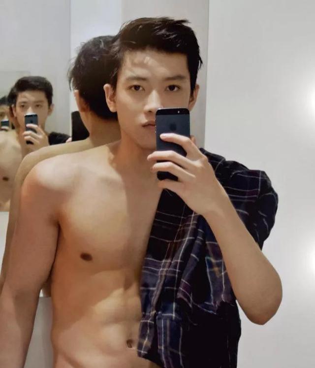 学霸转行做男模,高颜值好身材引摄影师都点赞 学霸转行做男模,高颜值好身材引摄影师都点赞