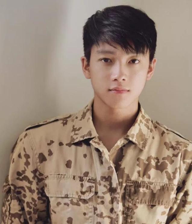 学霸转行做男模,高颜值好身材引摄影师都点赞 学霸转行做男模,高颜值好身材引摄影师都点赞