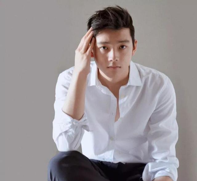 学霸转行做男模,高颜值好身材引摄影师都点赞 学霸转行做男模,高颜值好身材引摄影师都点赞