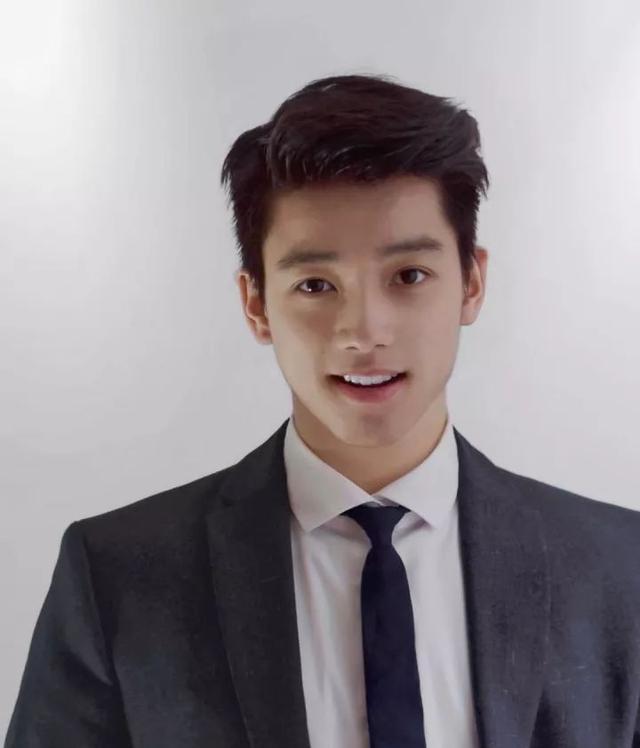 学霸转行做男模,高颜值好身材引摄影师都点赞 学霸转行做男模,高颜值好身材引摄影师都点赞