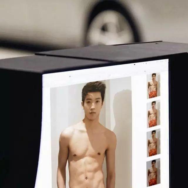 学霸转行做男模,高颜值好身材引摄影师都点赞 学霸转行做男模,高颜值好身材引摄影师都点赞