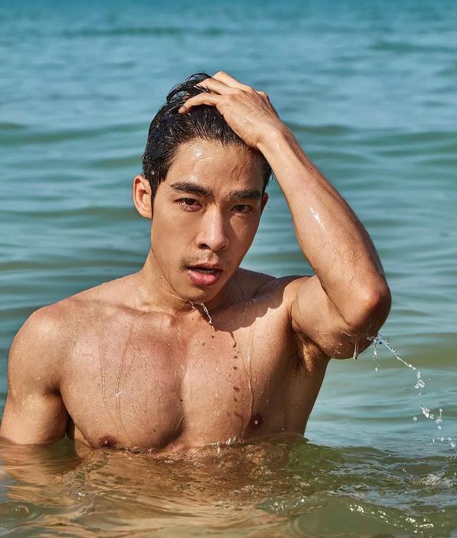 他因出演肌肉爸爸而走红,成熟男人味魅力无法挡 他因出演肌肉爸爸而走红,成熟男人味魅力无法挡