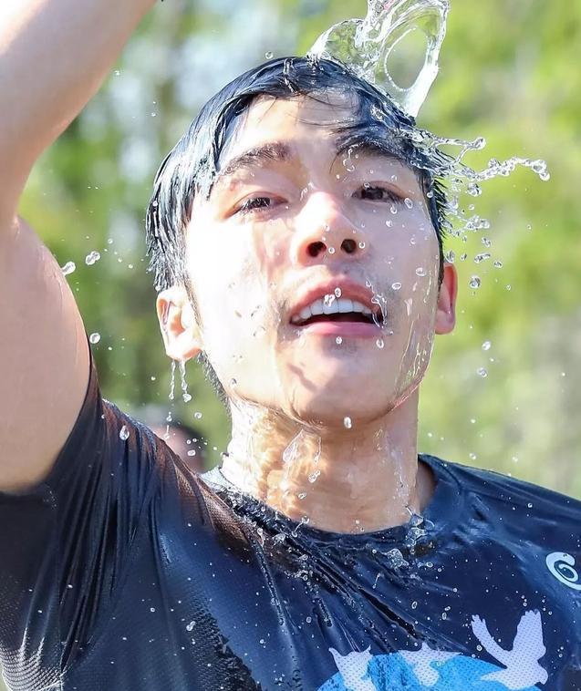 他因出演肌肉爸爸而走红,成熟男人味魅力无法挡 他因出演肌肉爸爸而走红,成熟男人味魅力无法挡