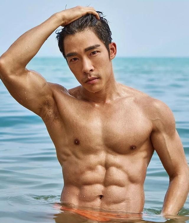 他因出演肌肉爸爸而走红,成熟男人味魅力无法挡 他因出演肌肉爸爸而走红,成熟男人味魅力无法挡