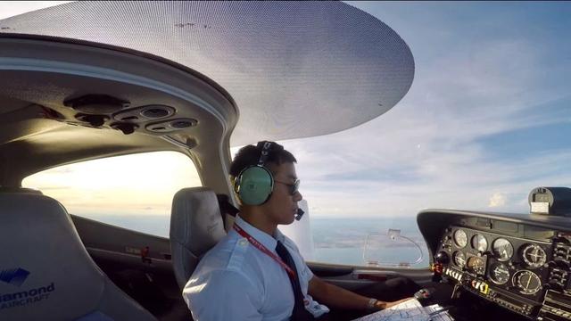 飞行员衣服下藏着这样的身材,荷尔蒙旺盛的男人 飞行员衣服下藏着这样的身材,荷尔蒙旺盛的男人