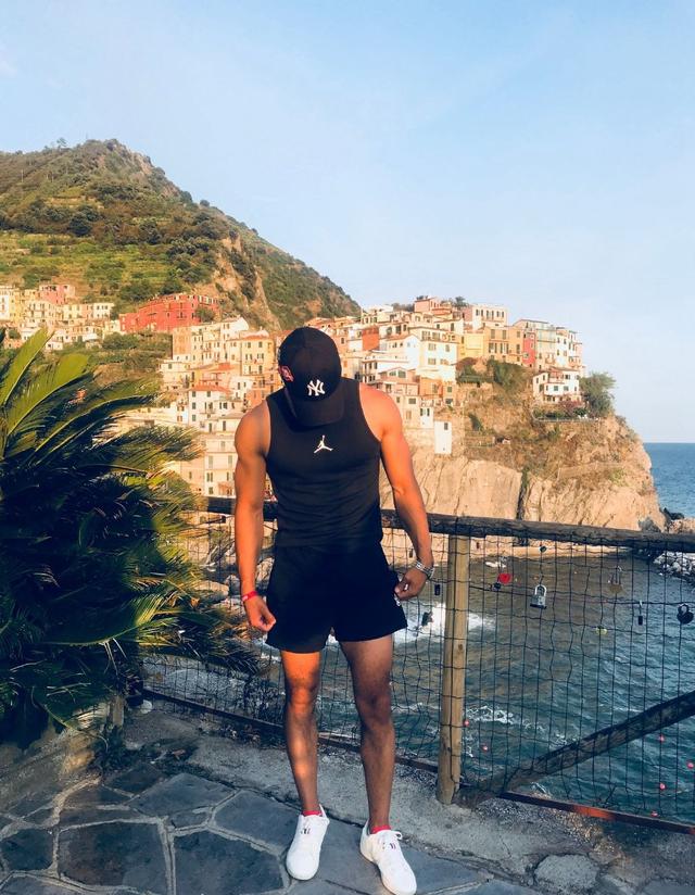 飞行员衣服下藏着这样的身材,荷尔蒙旺盛的男人 飞行员衣服下藏着这样的身材,荷尔蒙旺盛的男人