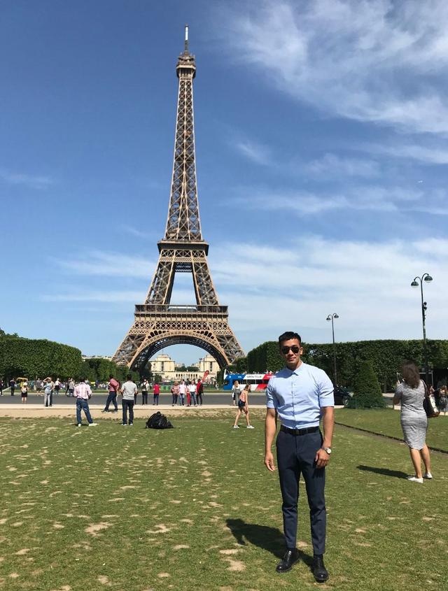 飞行员衣服下藏着这样的身材,荷尔蒙旺盛的男人 飞行员衣服下藏着这样的身材,荷尔蒙旺盛的男人