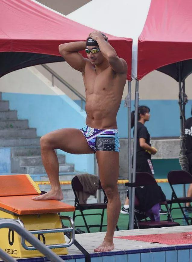 泳池偶遇的175cm的肌肉男,竟然是一名正宗的体育生 泳池偶遇的175cm的肌肉男,竟然是一名正宗的体育生