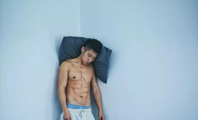 寸头帅气硬汉袁福福身材好到爆 寸头帅气硬汉袁福福身材好到爆