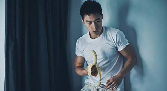 寸头帅气硬汉袁福福身材好到爆 寸头帅气硬汉袁福福身材好到爆